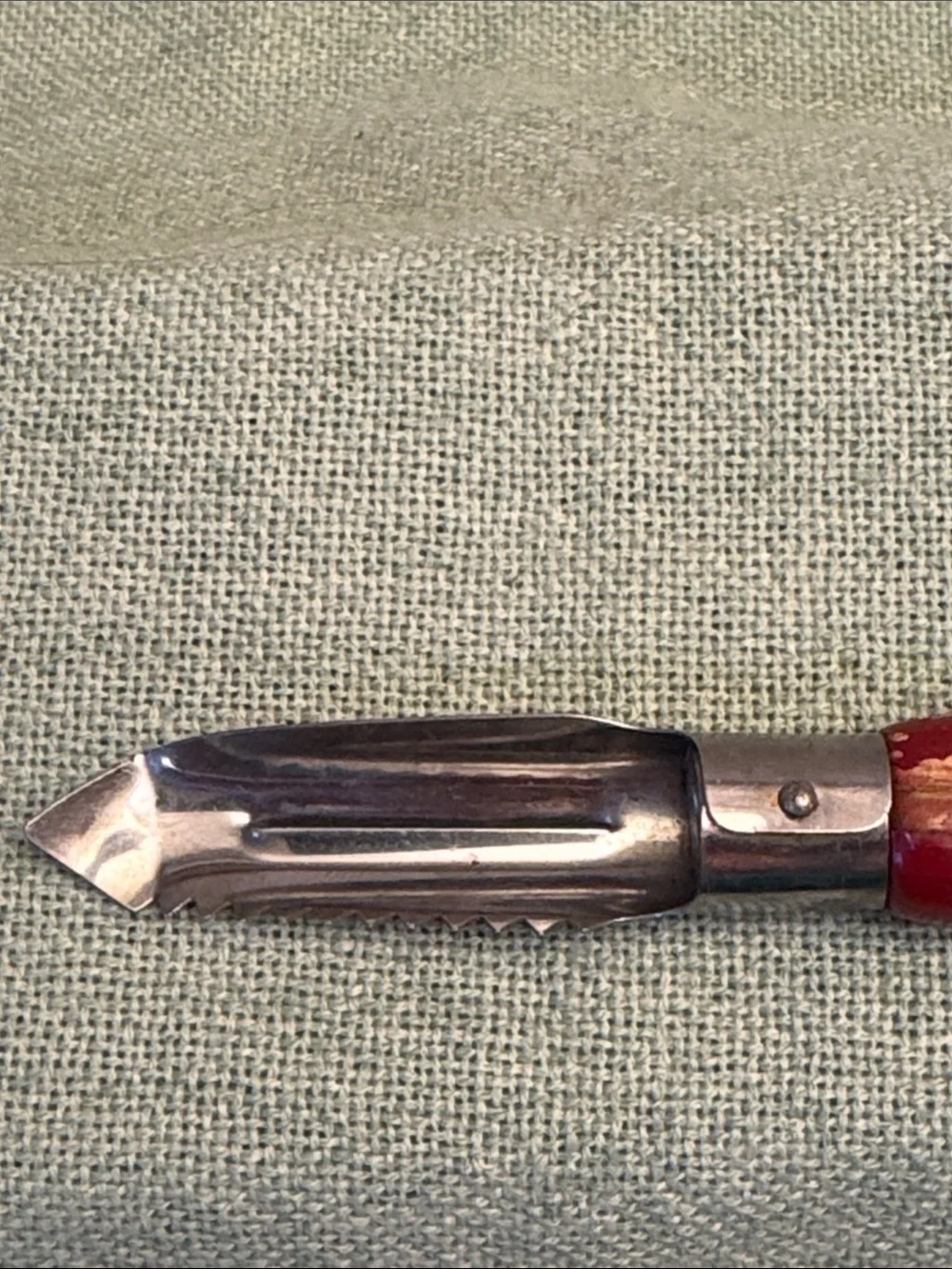 Red Handled Combination Peeler - Classic Vintage Kitchen Tool